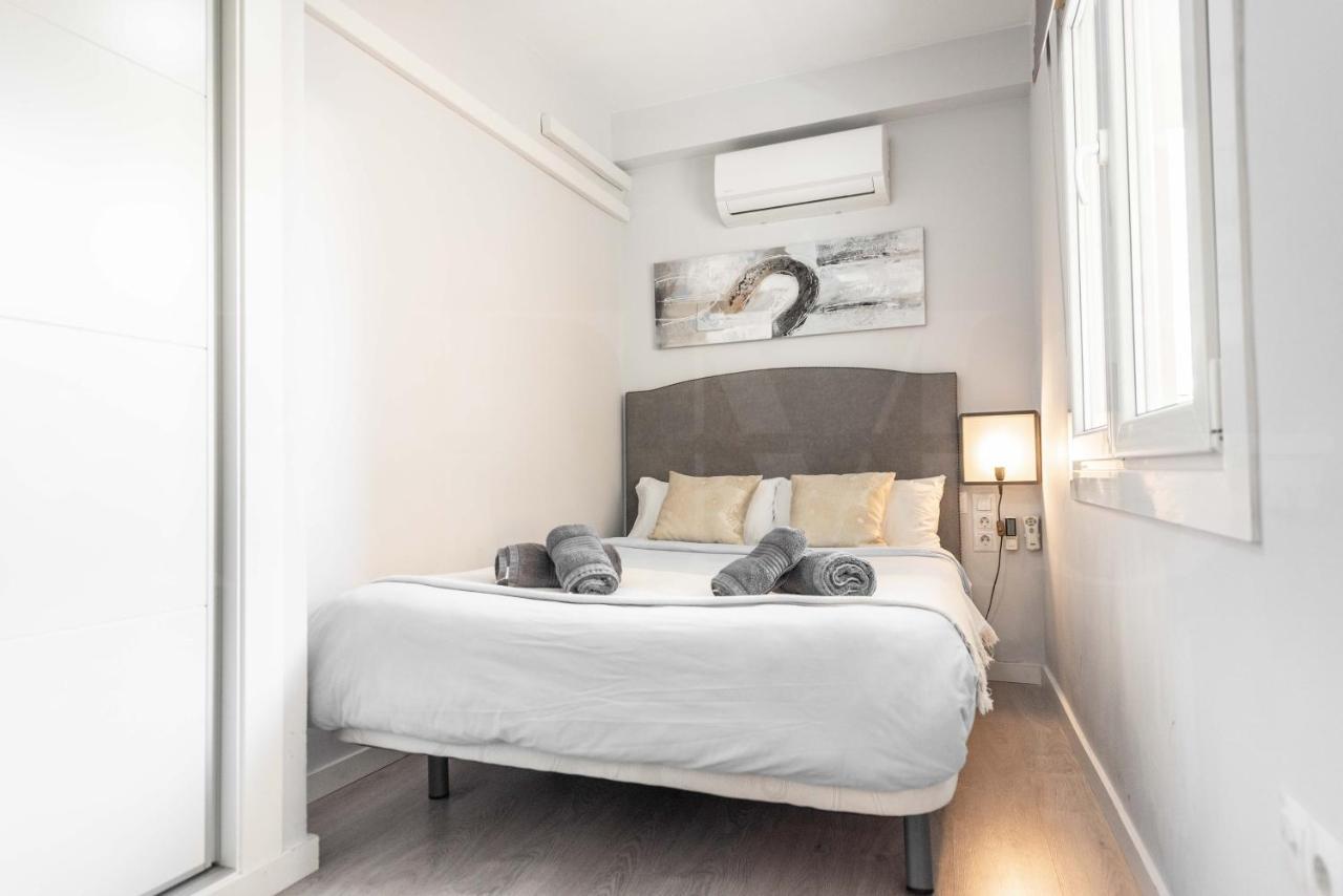 Cosy Flat With Private Balcony - Historic Center By Rems Apartment มาลากา ภายนอก รูปภาพ